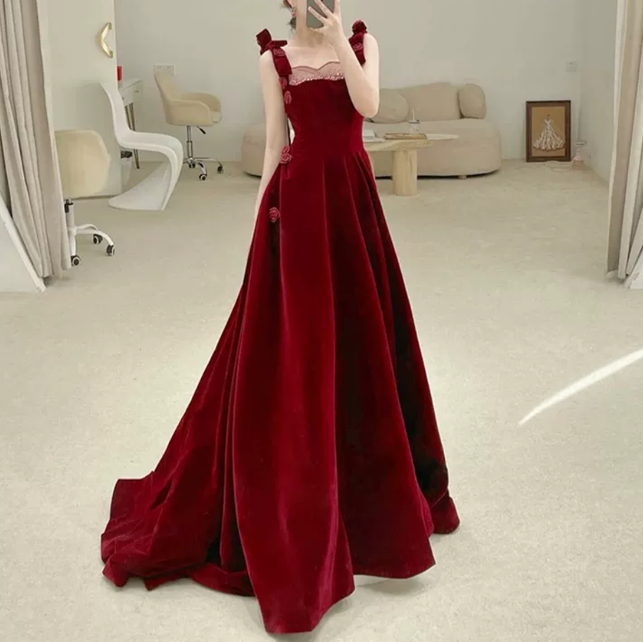 Ornate Spaghetti Straps Red Prom Dress Velvet Appliques A-Line Evening Dress C8887