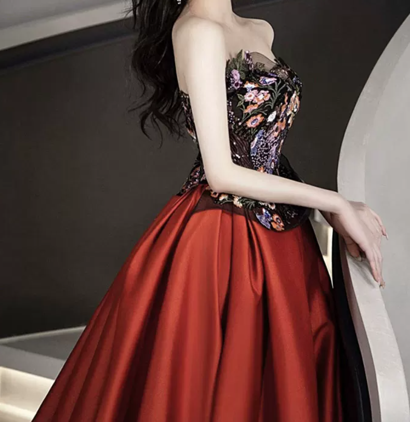 Retro Embroidered Floral Bodice Prom Dress Red Satin Sequins A-Line Evening Dress C8925