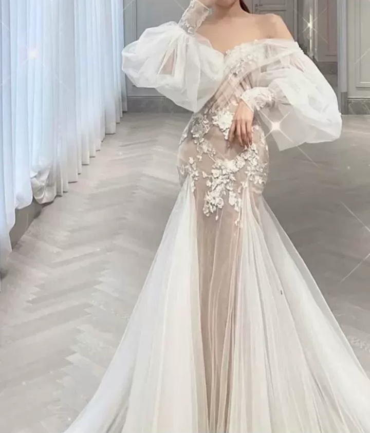 Chic Off-Shoulder Appliques Wedding Dresses Long Sleeve Tulle A-Line Bridal Dress C8999