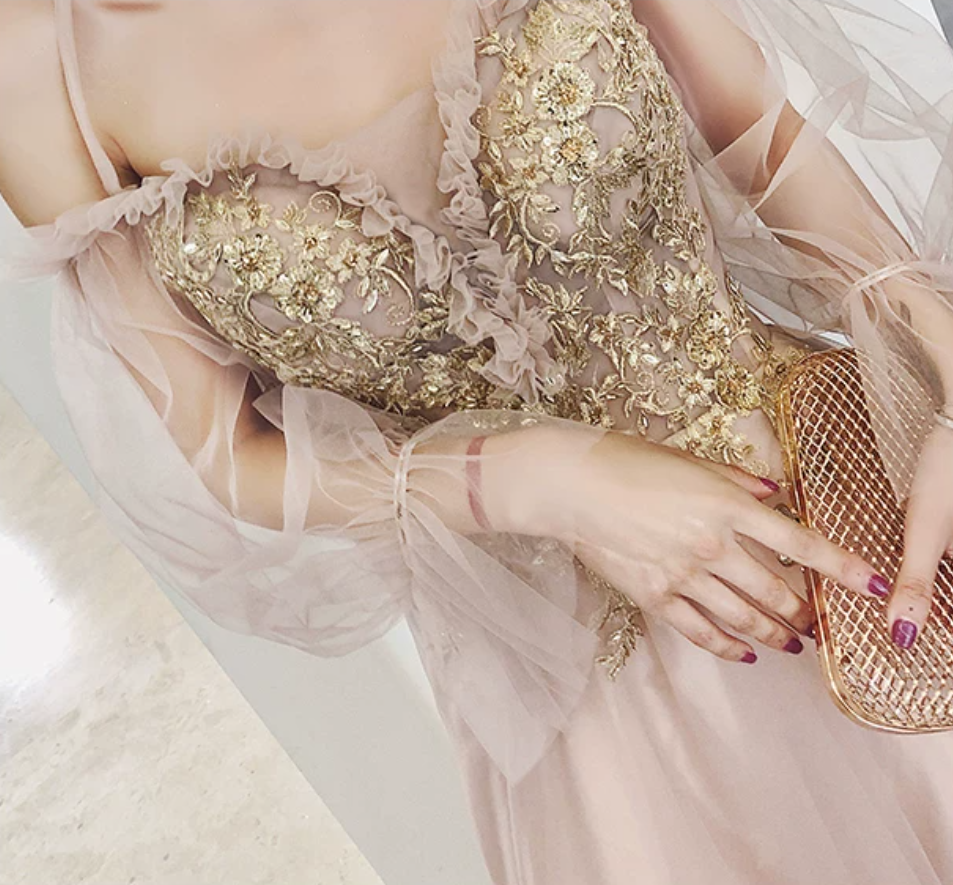 Retro Long Sleeve Appliques Prom Dress Ruffles Tulle A-Line Evening Dress C9034