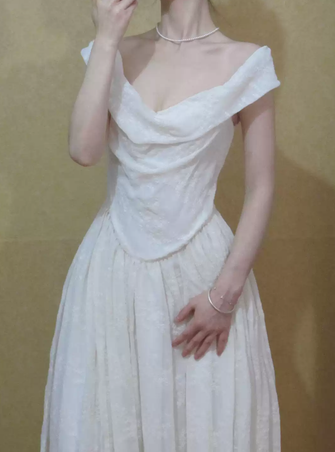 Chic Off-Shoulder Wedding Dresses Jacquard A-Line Bridal Dress C9241