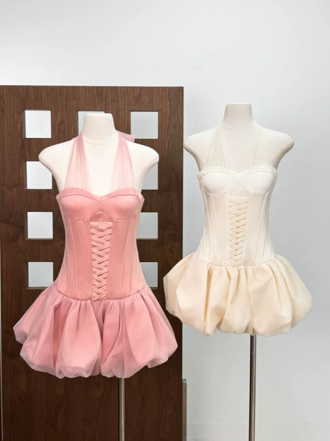 Romantic Halter Neck Lace-Up Homecoming Dress Tulle A-Line Party Dress C9447