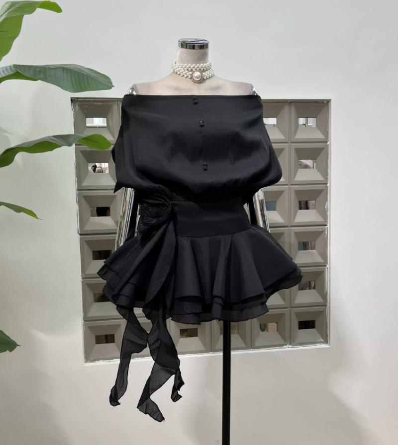 Mini robe de soirée en satin, sans bretelles, sans manches, ligne a, simple, C899