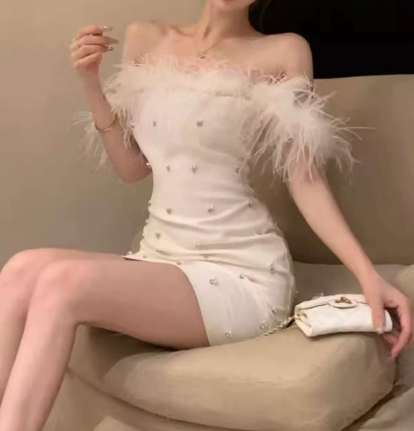 Attractive Off-Shoulder White Homecoming Dress Feather Sequins Sheath Party Dress C9681