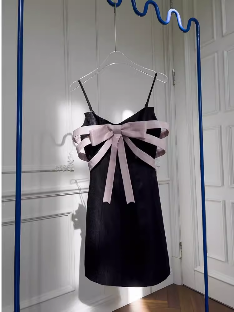 Unique une ligne bretelles satin noir robe de soirée tenues de 18e anniversaire C971