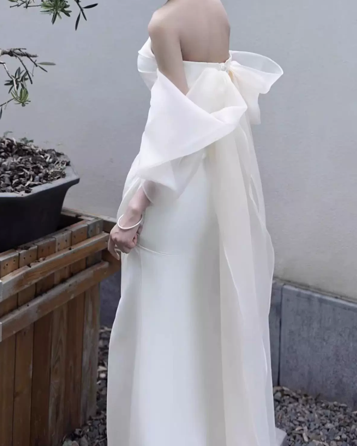 Superbe robe de mariée sirène bustier en satin et tulle, longue et en dentelle, C4563