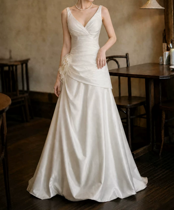 Classical V Neck Wedding Dresses Satin A-Line Bridal Dress C9751