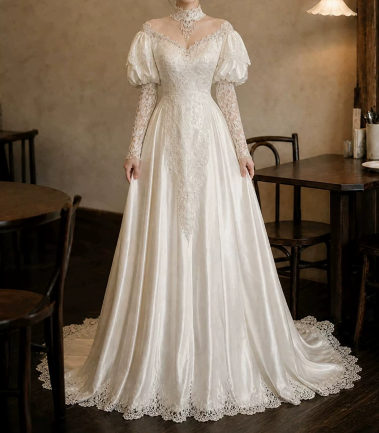 Luxurious Illusion Neck Satin Wedding Dresses Long Sleeve Appliques Lace A-Line Bridal Dress C9764
