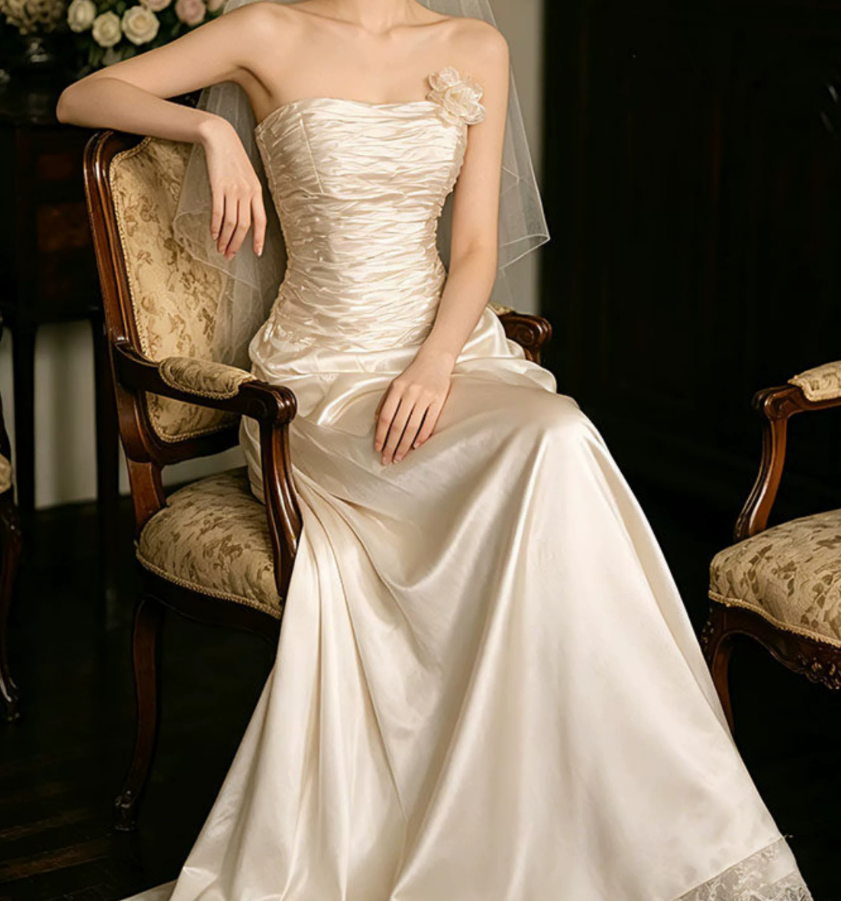 Superbe robe de mariée sirène bustier en satin et tulle, longue et en dentelle, C4563