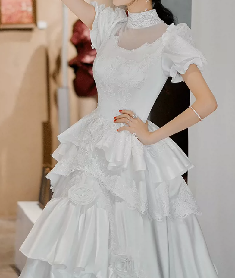 Fascinating High Collar Lace Wedding Dresses Short Sleeve Appliques A-Line Bridal Dress C9876