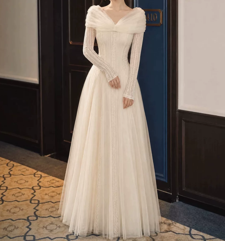 Lovely V Neck Lace Prom Dress Long Sleeve Tulle A-Line Evening Dress C9885