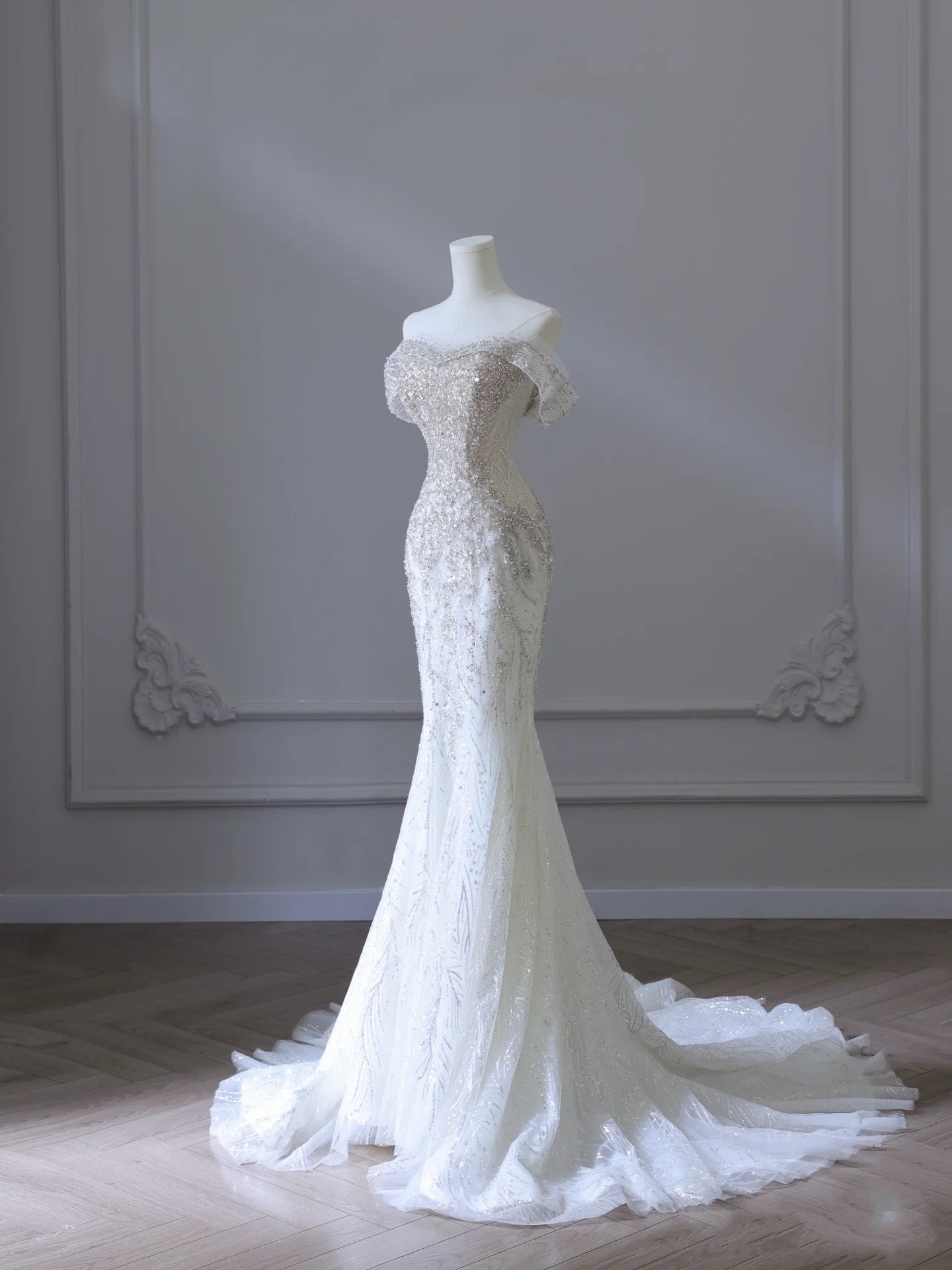 Elegant Mermaid Off The Shoulder White Long Tulle Wedding Dresses With Beads CC352