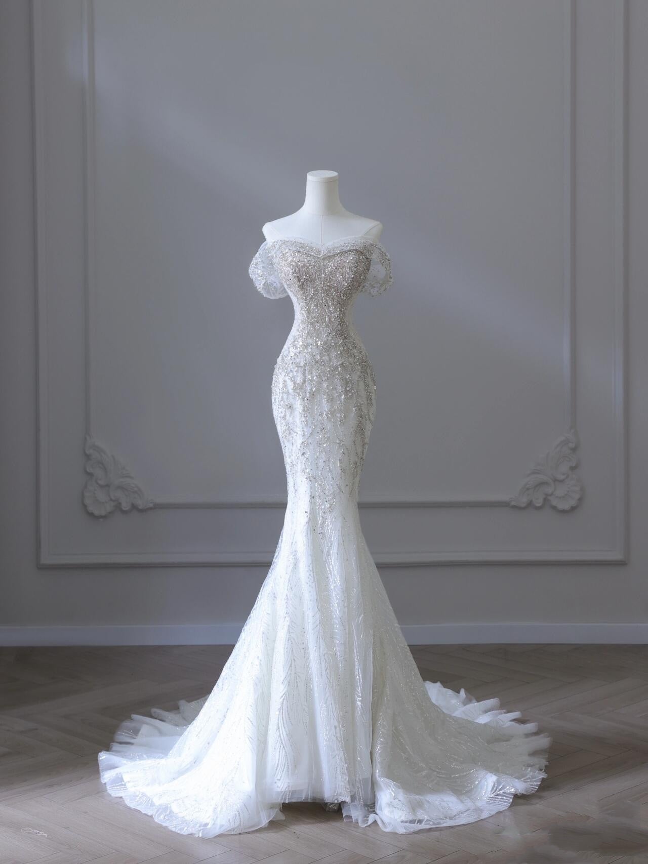 Elegant Mermaid Off The Shoulder White Long Tulle Wedding Dresses With Beads CC352