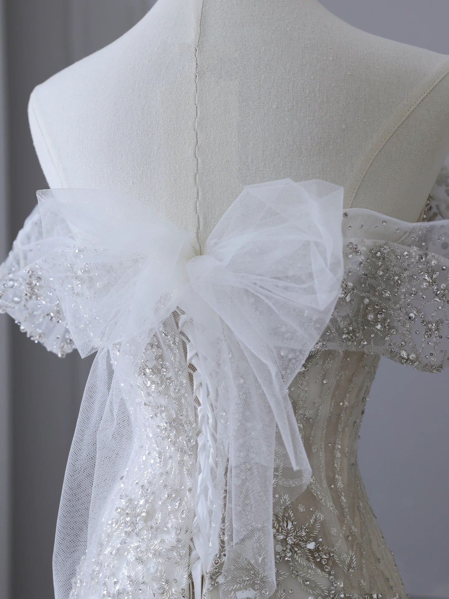 Elegant Mermaid Off The Shoulder White Long Tulle Wedding Dresses With Beads CC352