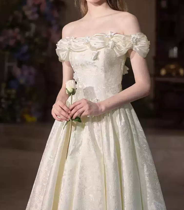 Superbe robe de mariée sirène bustier en satin et tulle, longue et en dentelle, C4563