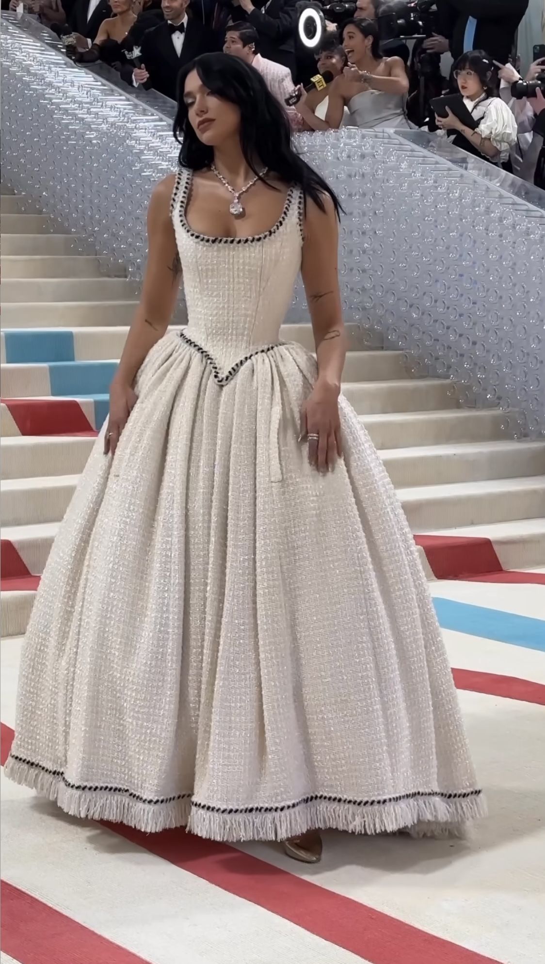 Robe de bal de princesse bustier à volants en satin long, robe de soirée C8117