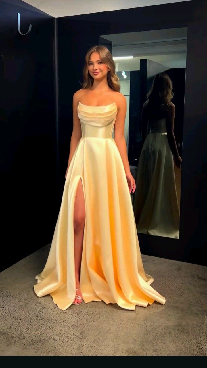 Superbe robe de mariée sirène bustier en satin et tulle, longue et en dentelle, C4563