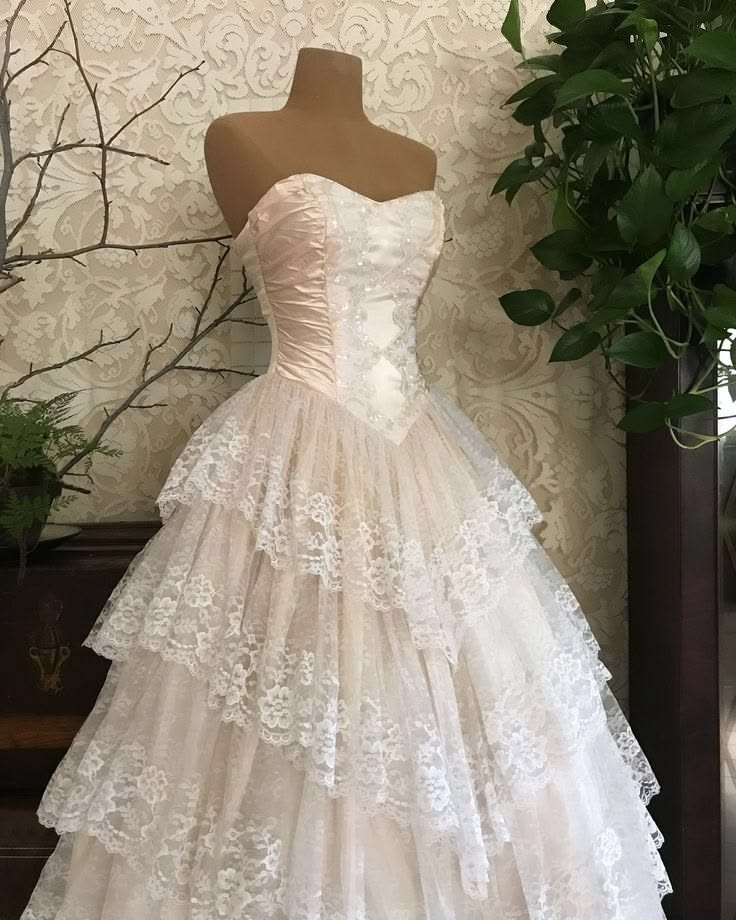 Superbe robe de mariée sirène bustier en satin et tulle, longue et en dentelle, C4563