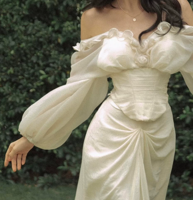 Chic V Neck Ivory Prom Dress Long Sleeve Ruffles Satin Mermaid Evening Dress D0800