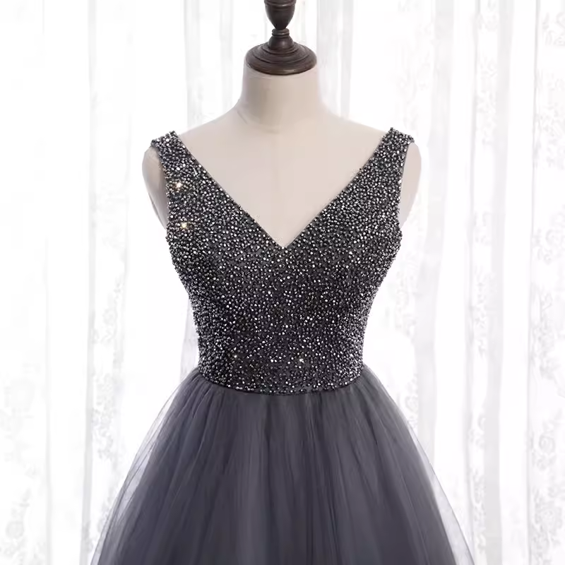 Robe de bal longue en tulle gris scintillant, ligne A, avec perles, B047
