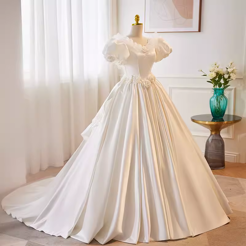 Vintage Ball Gown White Satin Long Wedding Dresses B130