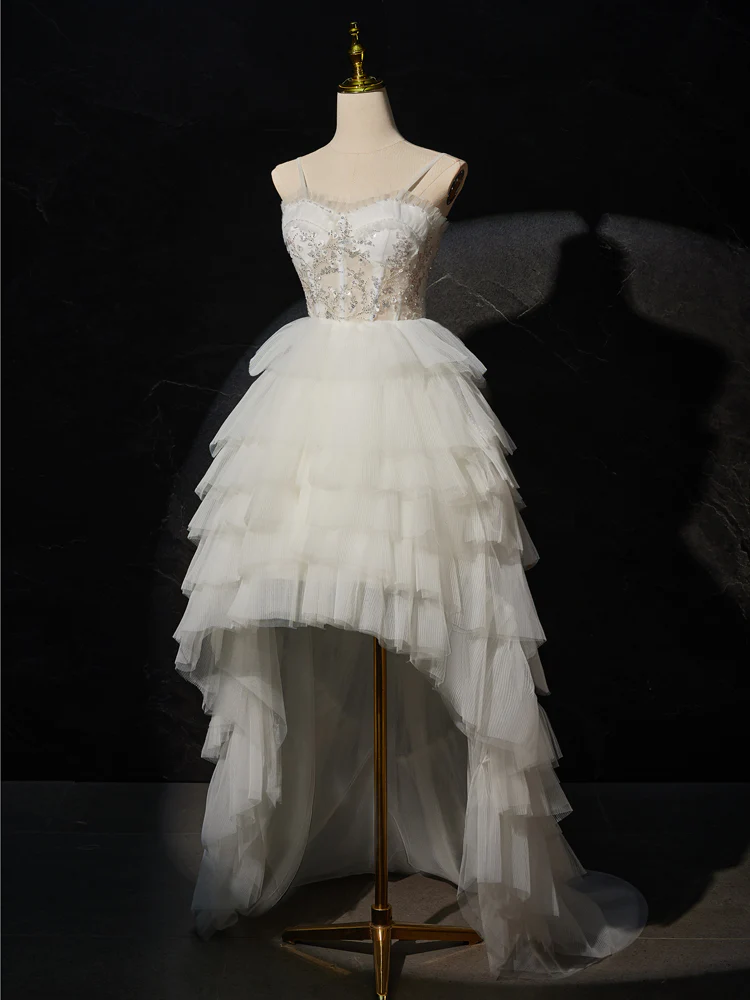 Robe de bal blanche à col en cœur, haute et basse, B210