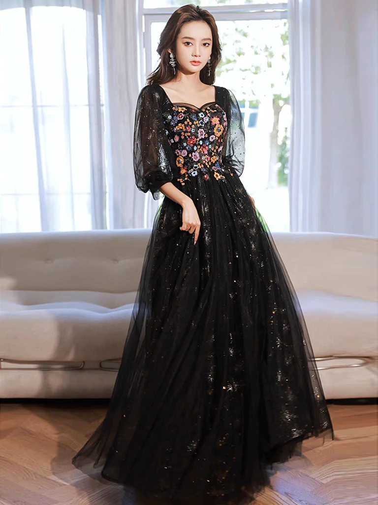 Robe de bal longue noire en dentelle et tulle, coupe trapèze, manches longues, B249