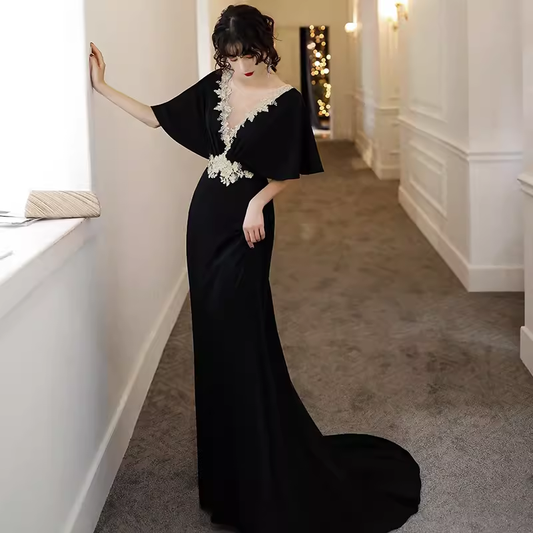 Vintage A line V Neckline Black Long Prom Dress B672