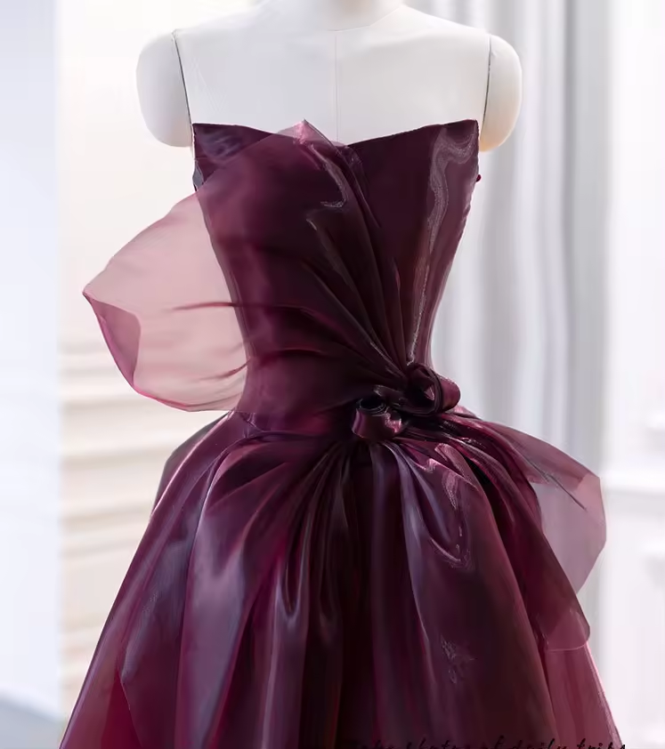 Elegant Ball Gown Strapless Burgundy Organza Long Prom Dress B503