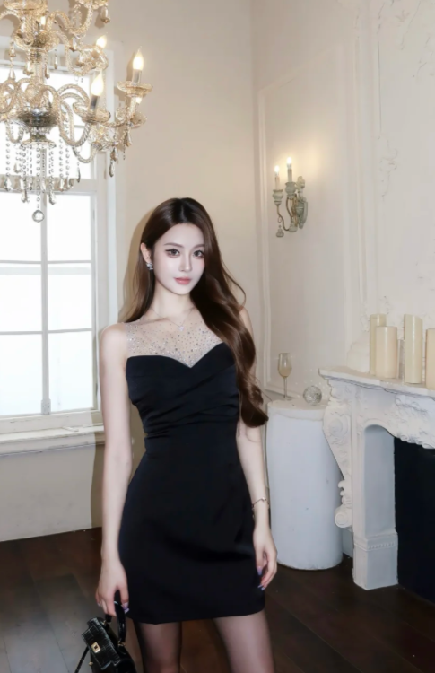 Robe courte d'été pour femme, style français, collection 2026, référence C8002