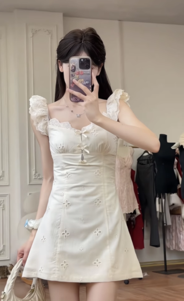 Robe courte d'été pour femme, style français, collection 2026, référence C7328