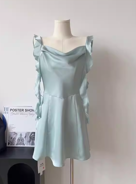 Robe courte d'été pour femme, style français, collection 2026, référence C7289