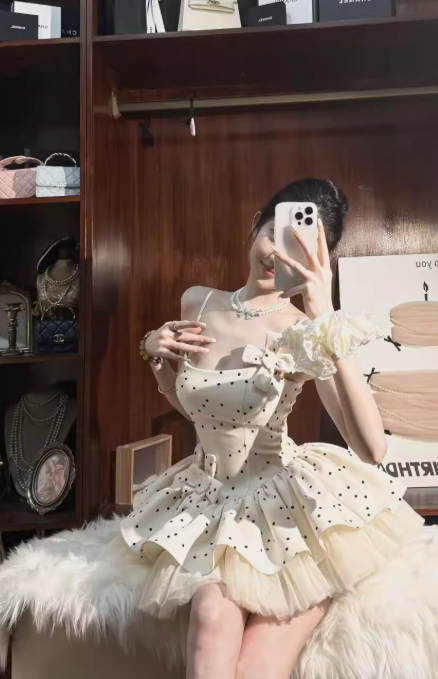 Robe courte d'été pour femme, style français, collection 2026, référence C7796