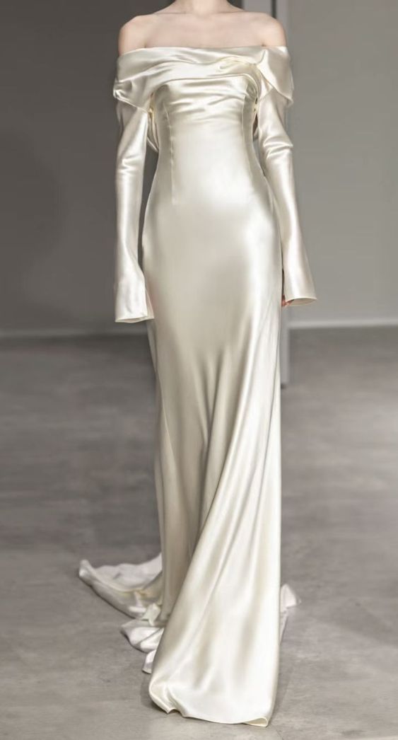 Fairytale Mermaid Scoop Neckline With Long Sleeves Satin Wedding Dress C313