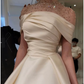 Robe de soirée élégante en forme de A, robe élégante, longueur au sol, manches courtes, col illusion, satin avec perles froncées, robe de bal C3284