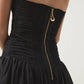 Robe de soirée longue en satin noir sans bretelles avec jolie robe de bal et volants C2598