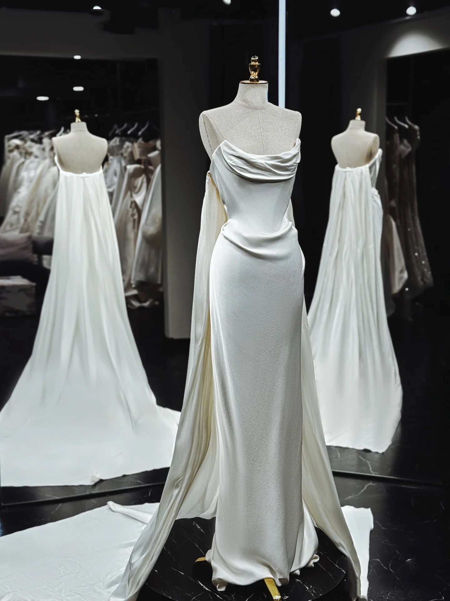 Vintage Mermaid Strapless White Satin Long Wedding Dresses With Ruffles C3532
