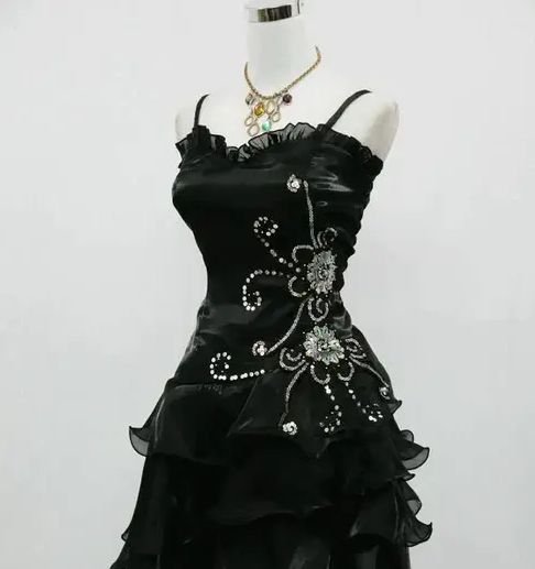 Robe de bal courte sans manches à bretelles fourreau sexy B386