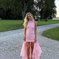 Superbe robe de soirée longue en tulle rose à décolleté haut et fente sirène C3042