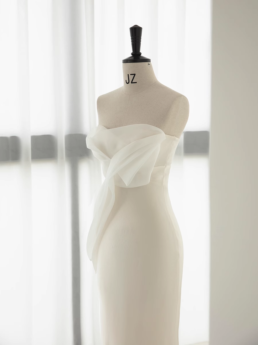 Simple Mermaid Sweetheart White Satin Wedding Dresses B017
