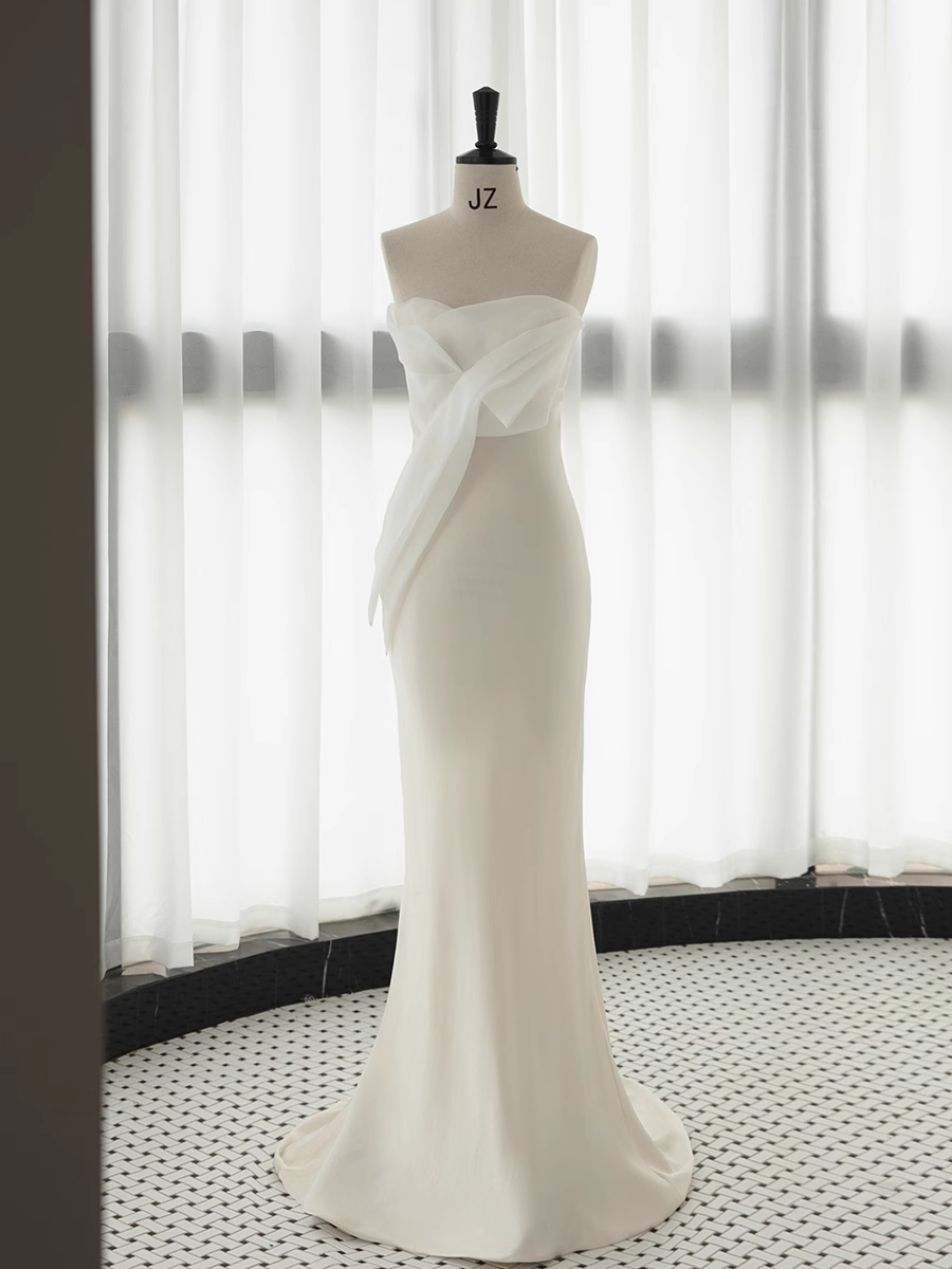 Simple Mermaid Sweetheart White Satin Wedding Dresses B017