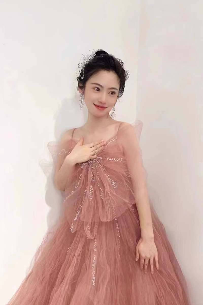Ball Gown Sleeveless Pink Tulle Prom Dress B022