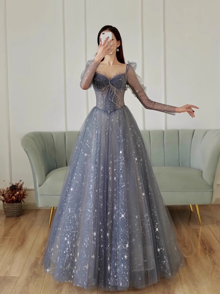 Jolie robe de bal en tulle bleu à manches longues et ligne A B027