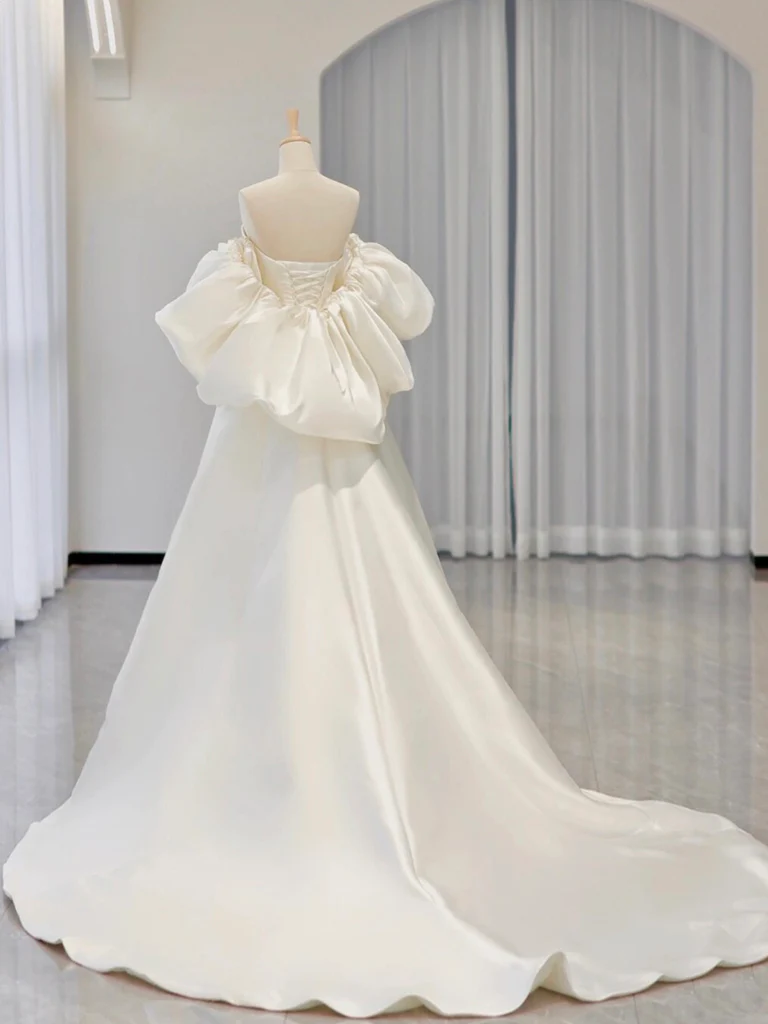 A-Line Sweetheart Neck Satin White Long Wedding Dresses B049