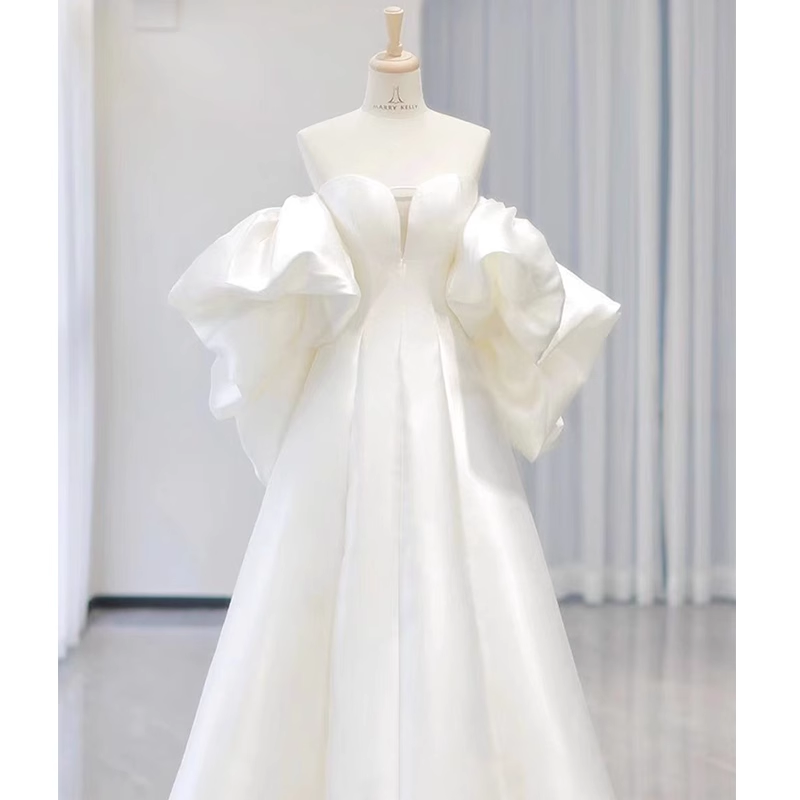 A-ligne chérie cou satin blanc longues robes de mariée B049