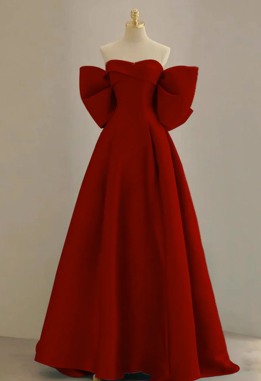 Robe de bal longue rouge en satin, coupe trapèze, col en cœur, B062