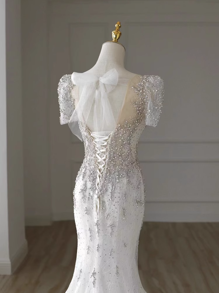 Robes de mariée longues blanches sirène de luxe à manches courtes B082