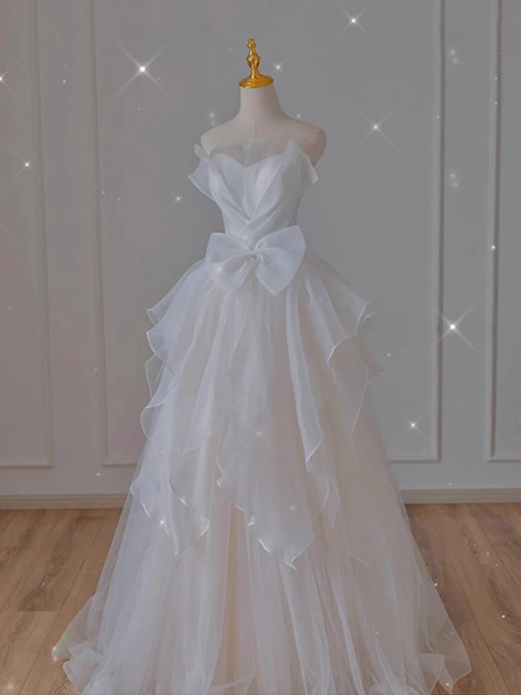 Vintage Ball Gown Short Sleeves White Long Wedding Dresses B084