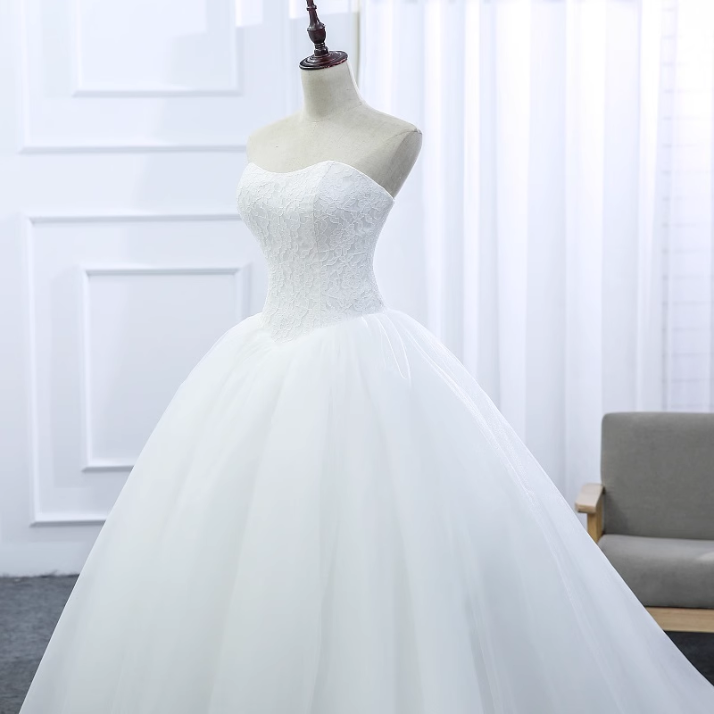 Vintage Ball Gown Strapless White Tulle Long Wedding Dresses B089