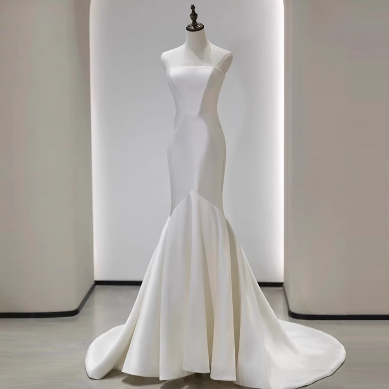 Robes de mariée longues en satin blanc sirène vintage B090